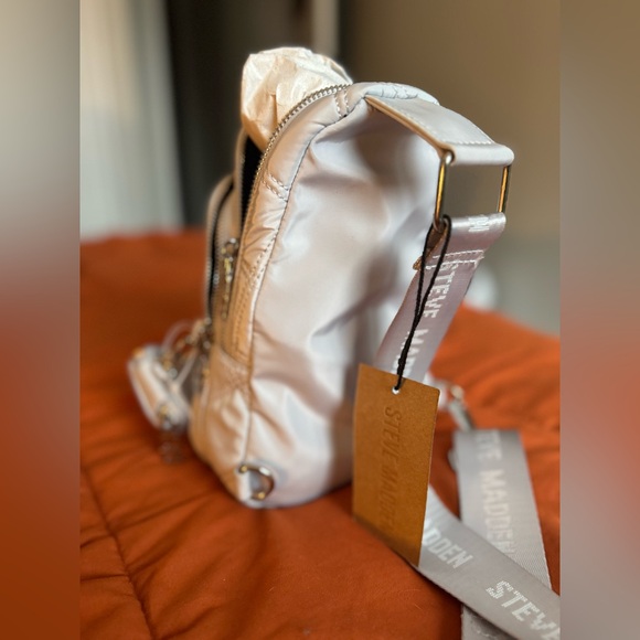 NWT Steve Madden Bstevie Gray Sling Crossbody Bag - Picture 6 of 7